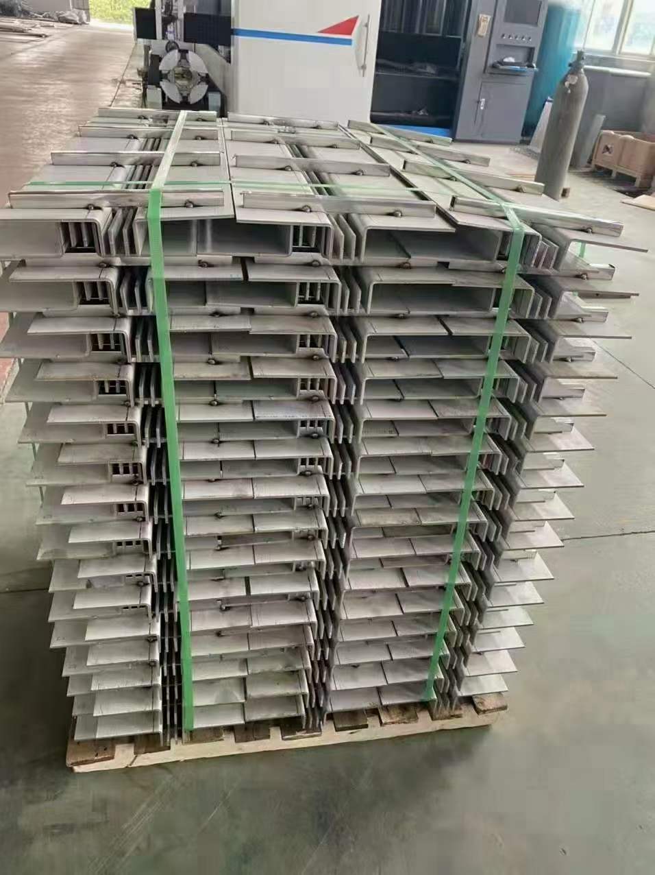 廠價(jià)直銷 量大從優(yōu) 不 銹 鋼  430.SUS304.304L.321.316.316L.309S.310S .904L.2205.2507不 銹 鋼 管 1Cr18Ni9Ti. 06Cr19Ni10. 316L. 310S.2205.2507.904L